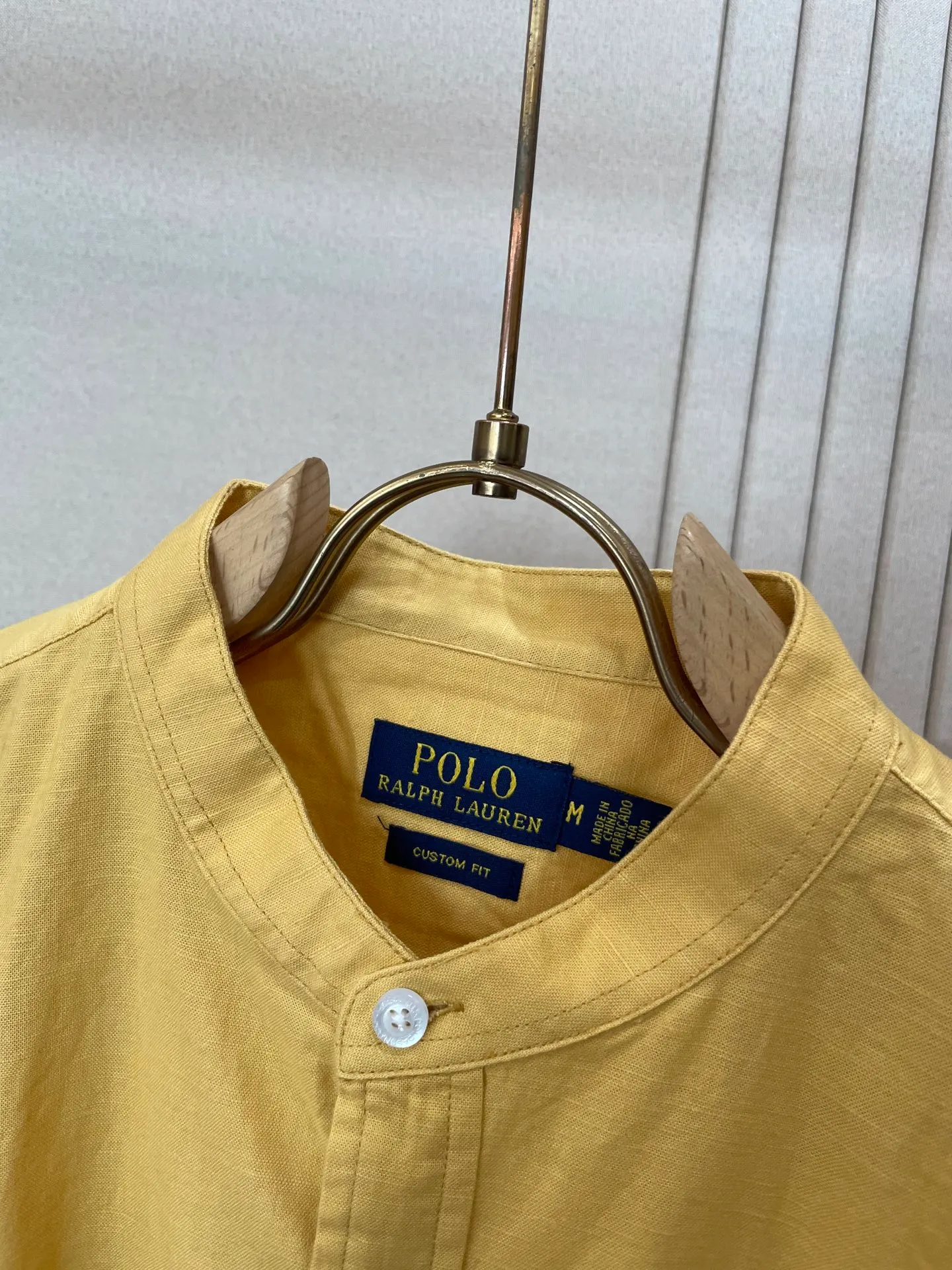 P220 🌸🌸🌸 POLO Ralph Lauren [High Quality] Classic shirt! The classic casual shirt made of pure cotton and linen has a unique design. It has a simple, clean and classic silhouette. It is a versatile style that can be switched at will. The fabric feels soft and delicate, highly breathable, and is close to the skin and comfortable to wear. It can be worn alone as an inner layer. Its versatile performance is beyond your imagination! The upper body of the ready-to-wear is simple and classic yet elegant! Size:M-XXL